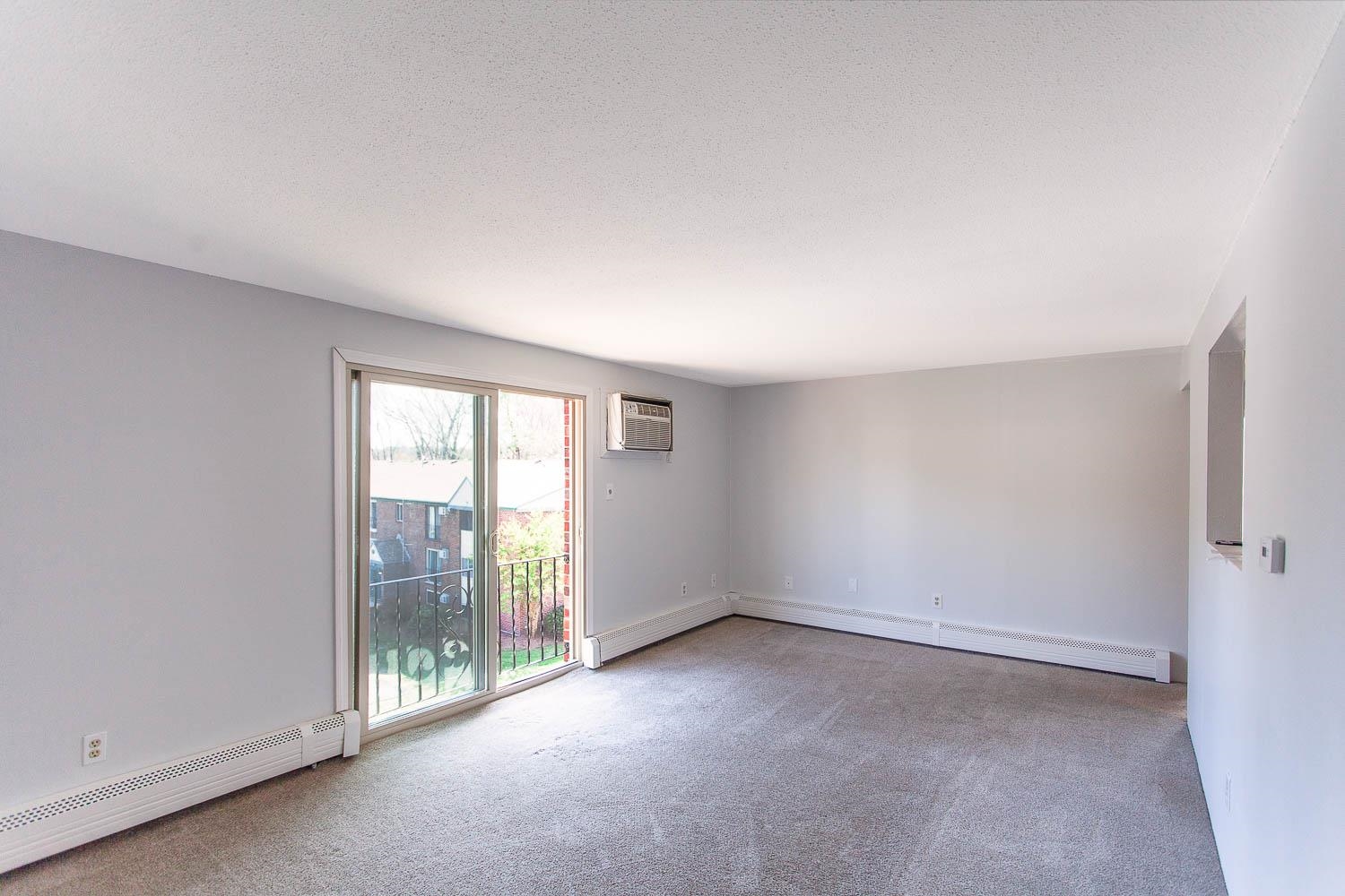 111 English Village Road, Unit 302 Manchester, NH 03102 - Photo 2 of 21 Gallery Image 2
