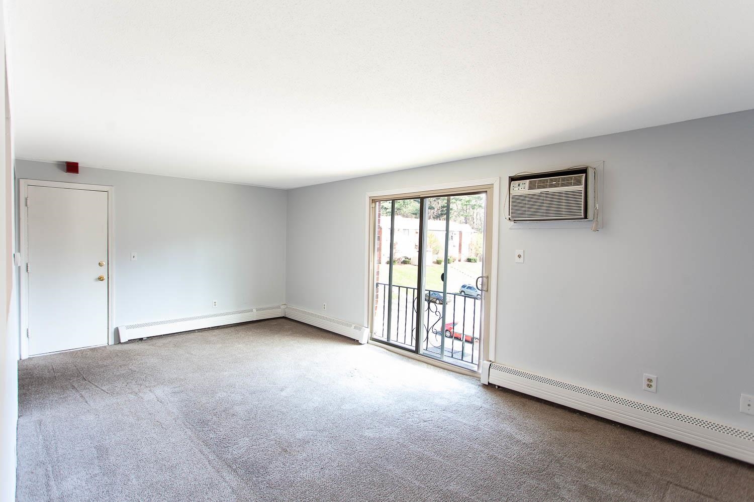 111 English Village Road, Unit 302 Manchester, NH 03102 - Photo 4 of 21 Gallery Image 4