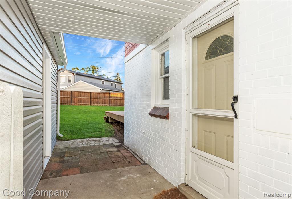 1526 Crooks Road Royal Oak, MI 48067 - Photo 32 of 36 Gallery Image 32