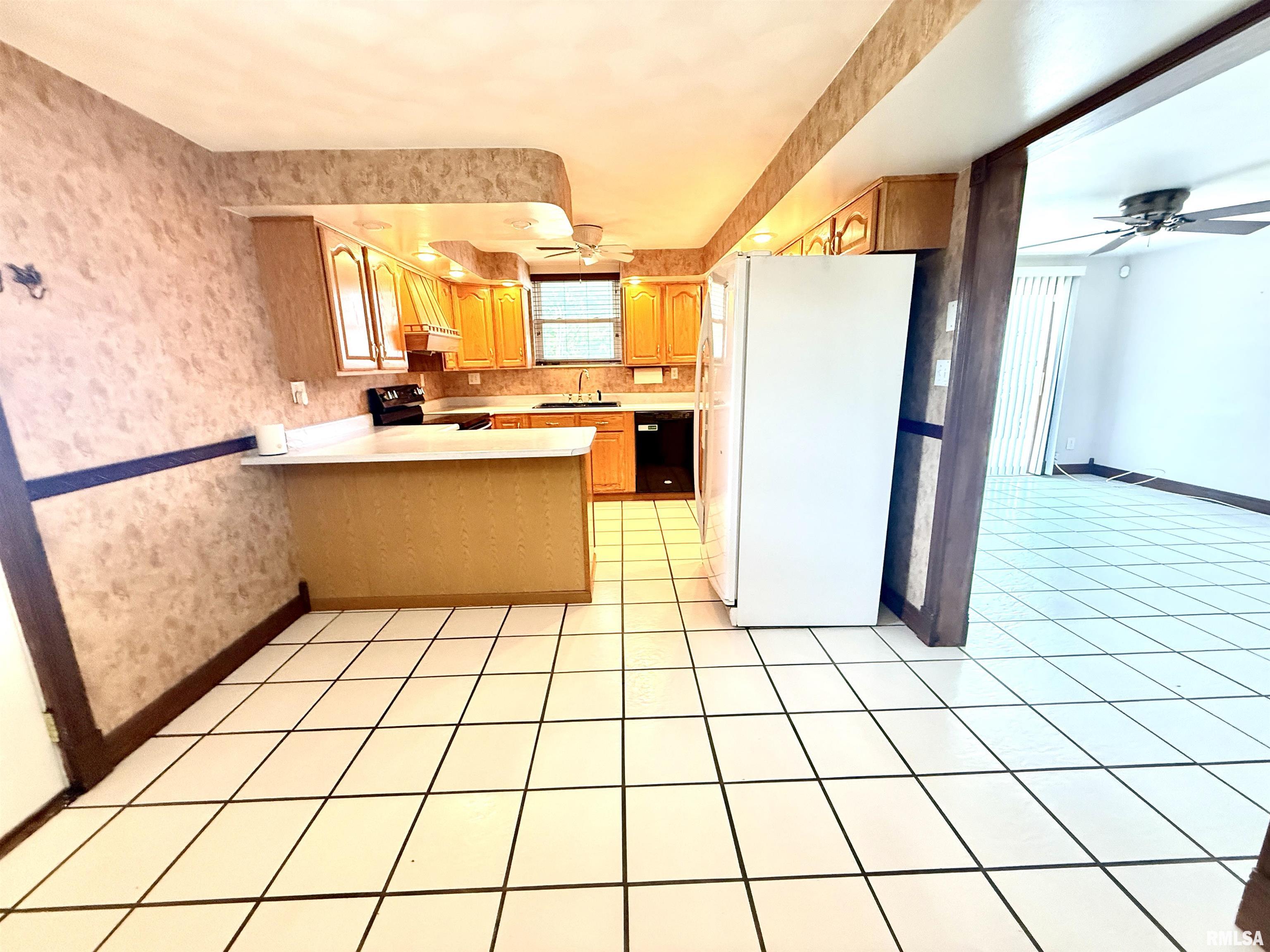 1428 West Northmoor Road Peoria, IL 61614 - Photo 6 of 31