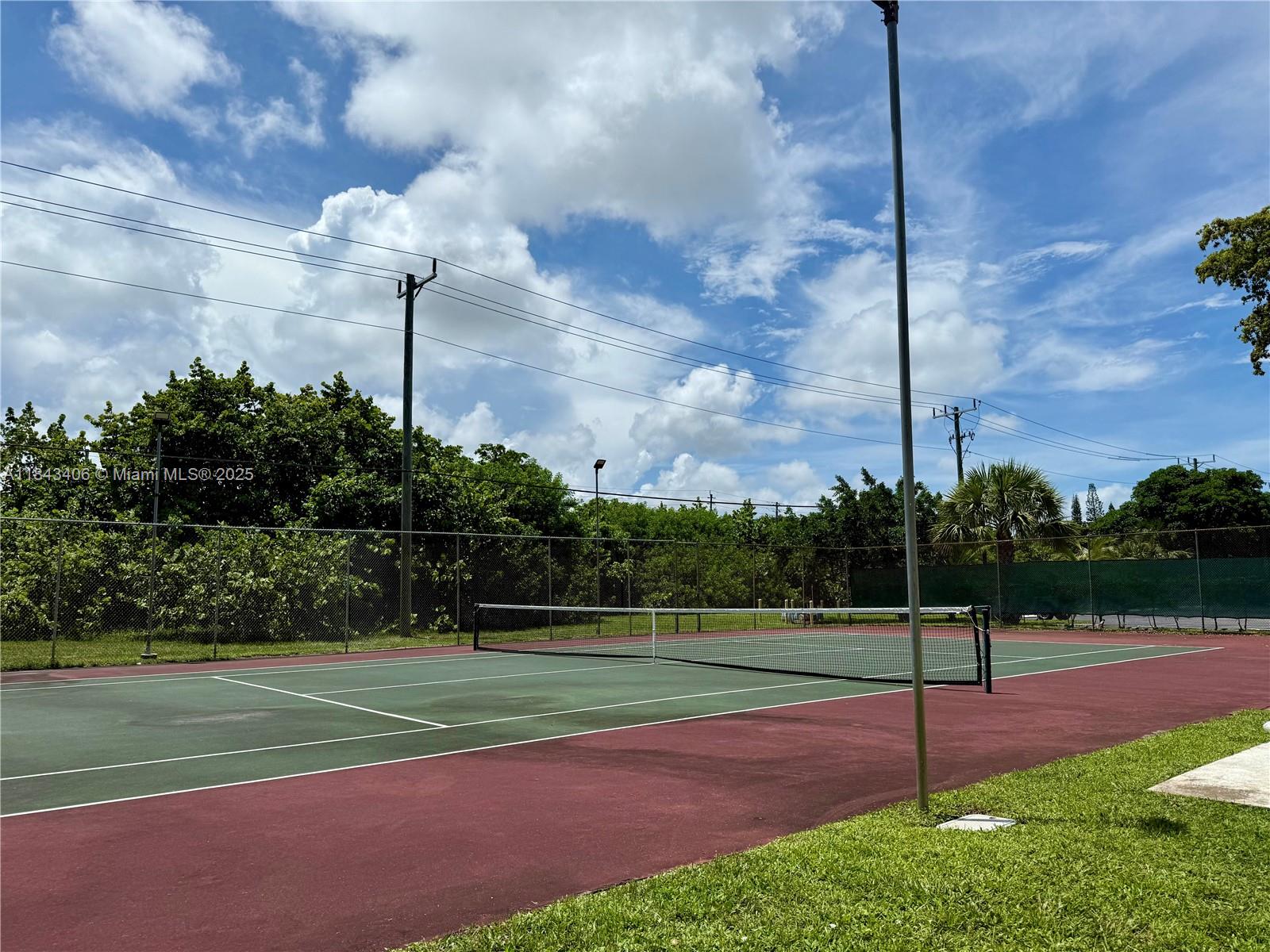 480 Northwest 20th Street, Unit 207 Boca Raton, FL 33431 - Photo 22 of 26 a view of a basketball court