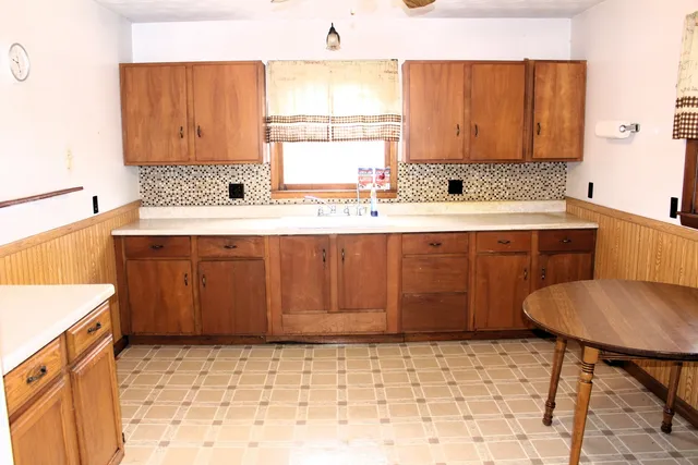 $325,000 | 17395 Swisher Hill Road, Dewitt, IL 61735