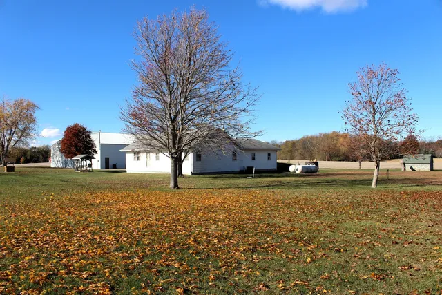 $325,000 | 17395 Swisher Hill Road, Dewitt, IL 61735