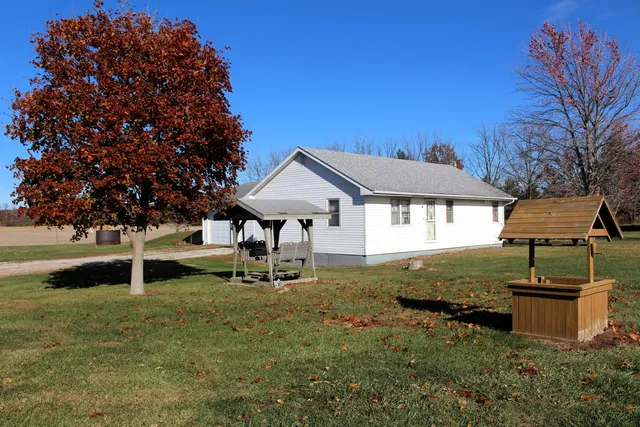 $325,000 | 17395 Swisher Hill Road, Dewitt, IL 61735