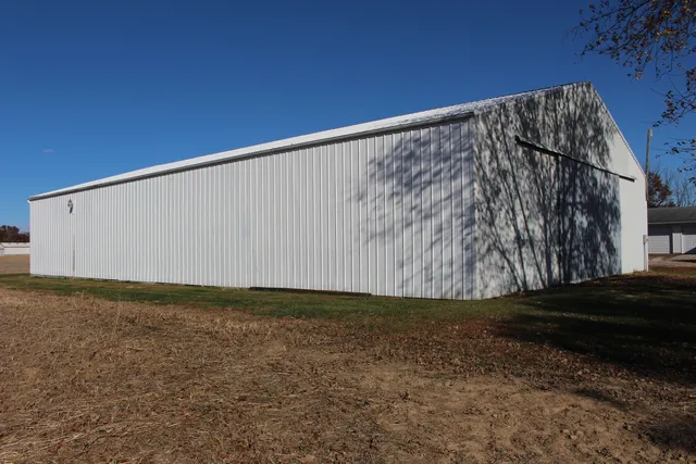 $325,000 | 17395 Swisher Hill Road, Dewitt, IL 61735