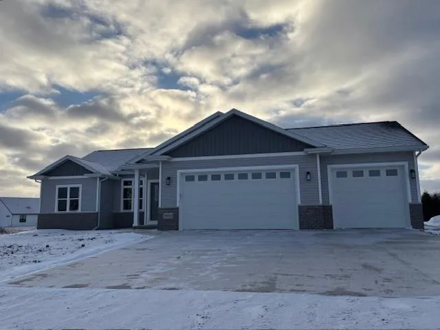 $454,900 | N8043 Oakwood Drive, Sherwood, WI 54169