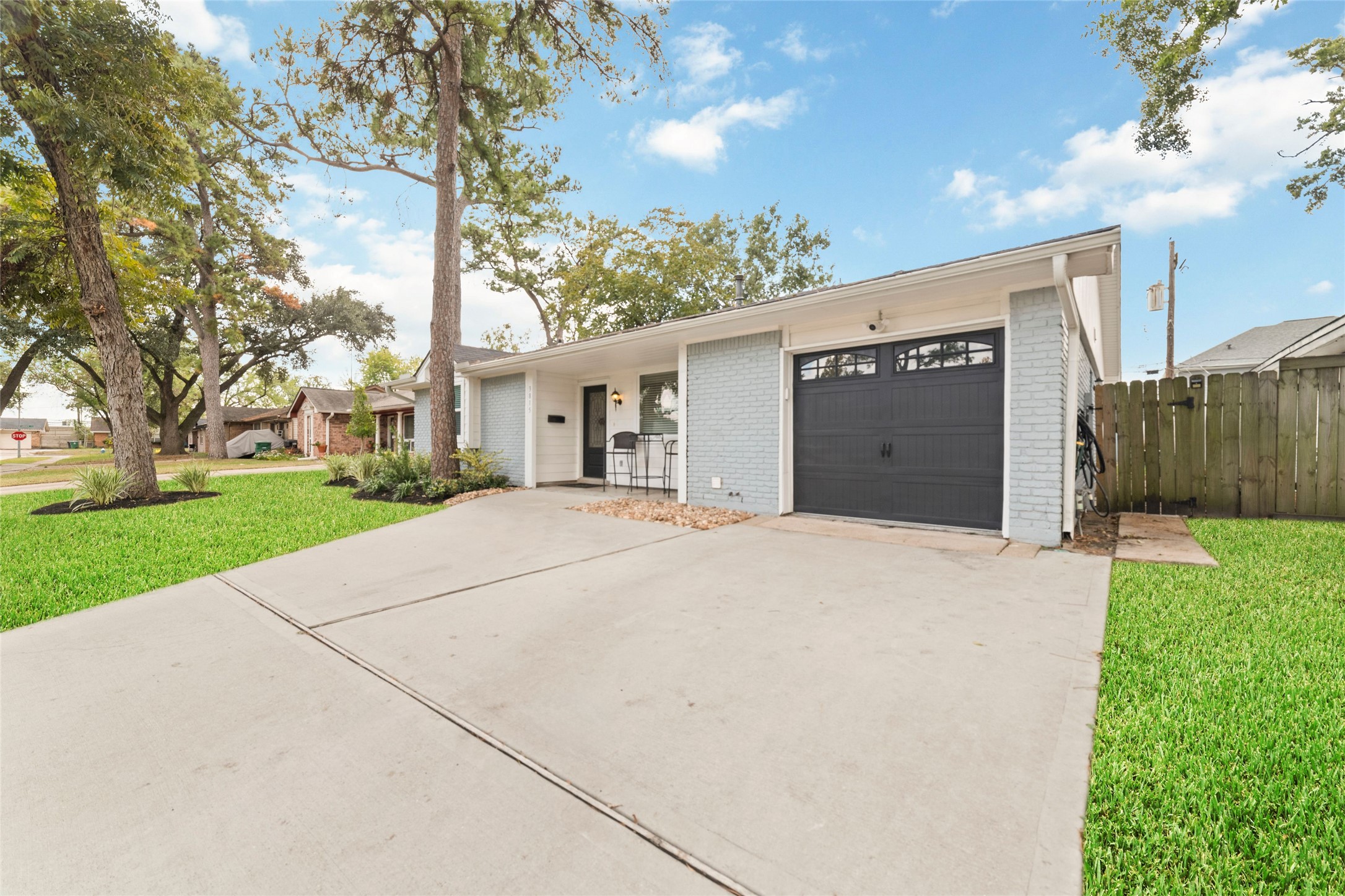 3815 April Lane Houston, TX 77092 - Photo 33 of 33 a view of garage and yard