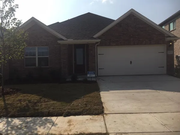$2,550 | 3113 Stallion Trail Way, Aubrey, TX 76227
