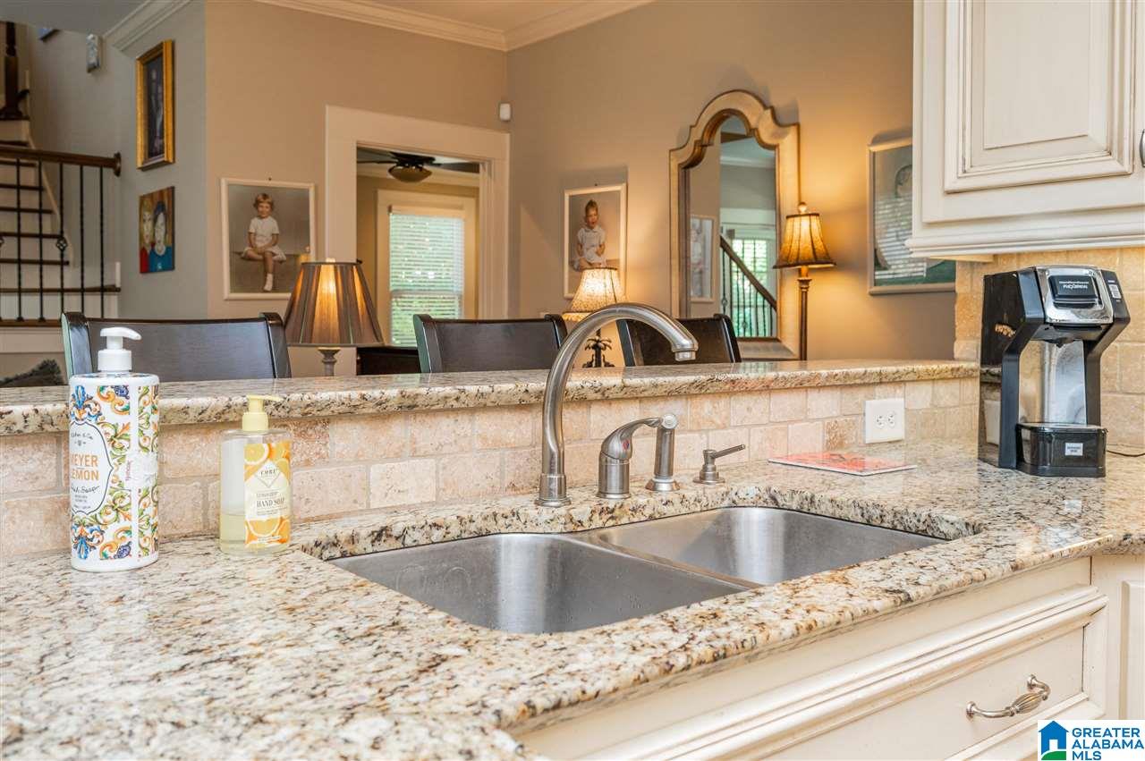 1404 Sutherland Place Birmingham, AL 35209 - Photo 19 of 45