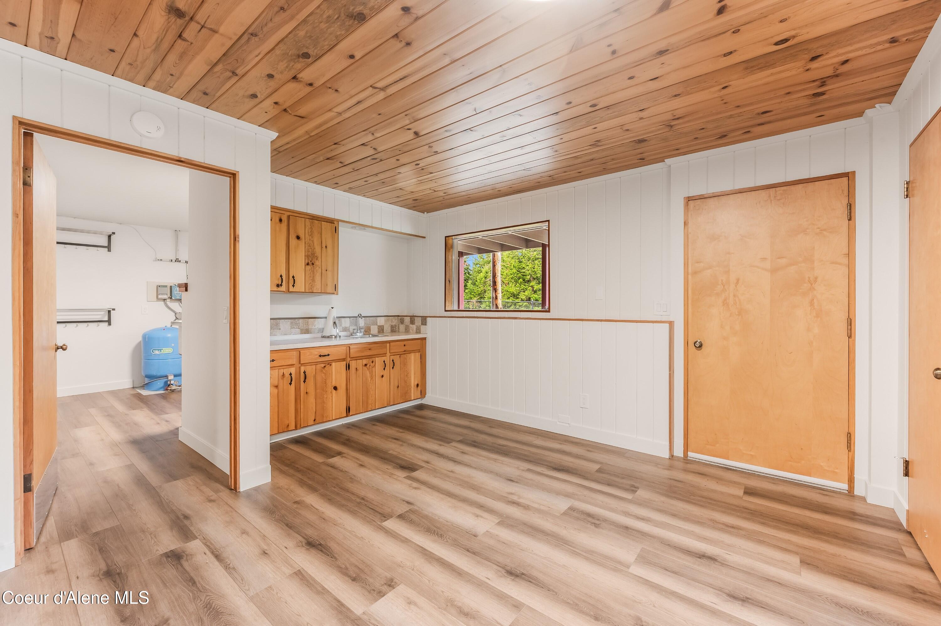 1143 East Rookery Road Hayden, ID 83835 - Photo 31 of 67 Downstairs Wetbar