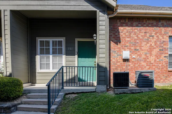 $1,750 | 161 Chapel Hill Circle, Unit 161, San Antonio, TX 78240