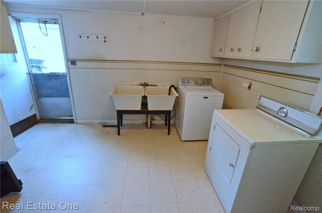 3851 Dearborn Avenue Rochester, MI 48309 - Photo 10 of 12 Laundry Area.jpg