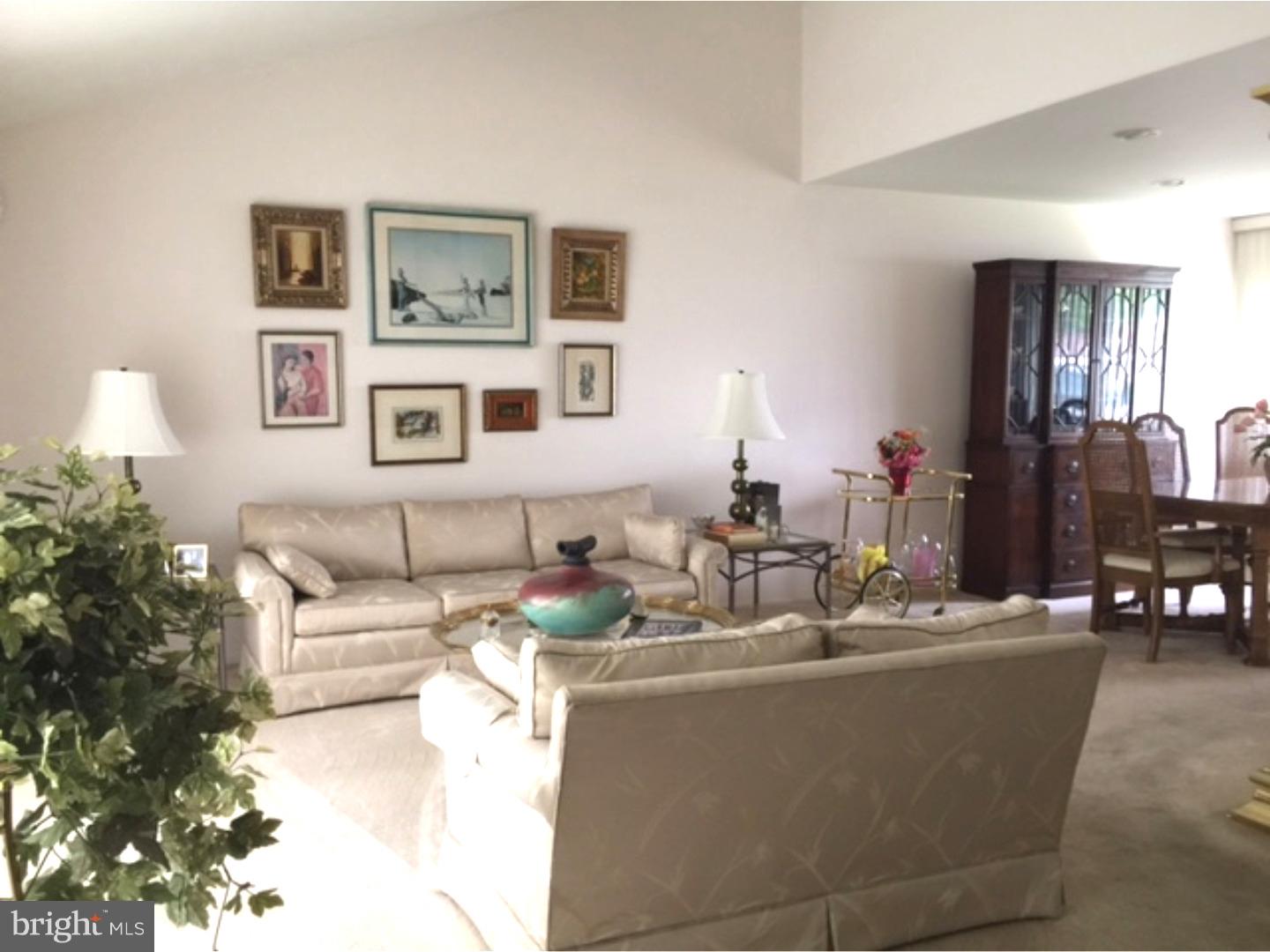 1028 Alpena Road Philadelphia, PA 19115 - Photo 3 of 20 Living Room