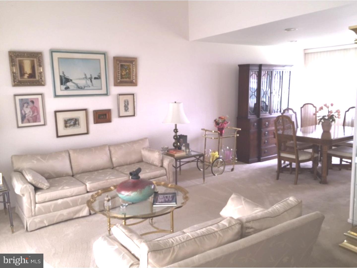 1028 Alpena Road Philadelphia, PA 19115 - Photo 4 of 20 Living Room