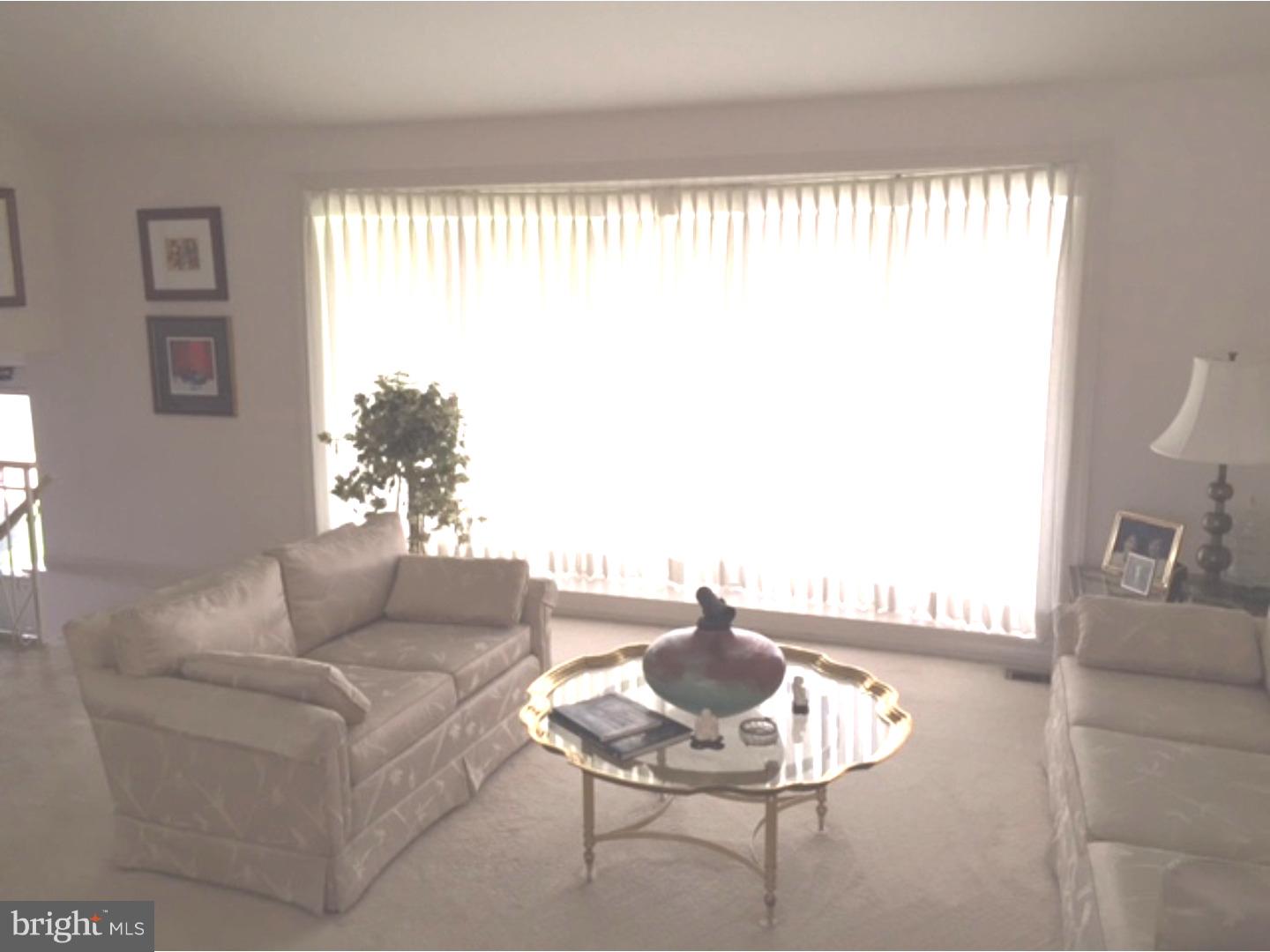 1028 Alpena Road Philadelphia, PA 19115 - Photo 7 of 20 Living Room
