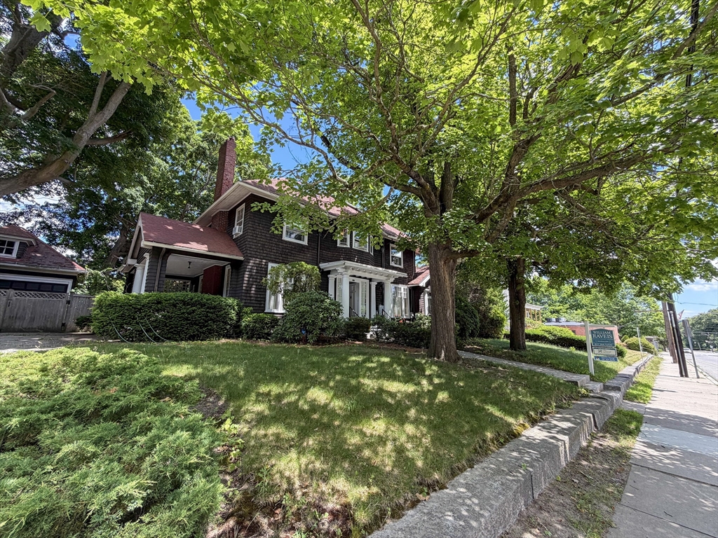 213 Harris Avenue Woonsocket, RI 02895 - Photo 5 of 36