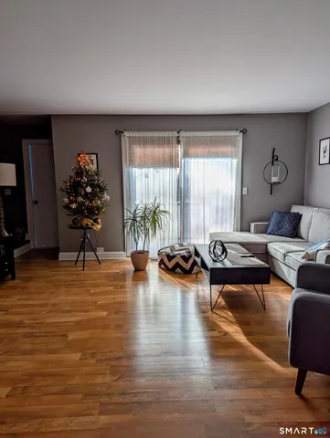 $299,900 | 285 Queen Street, Unit 10I, Southington, CT 06489