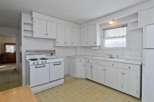 $199,900 | 54 Dudley Street, Springfield, MA 01129