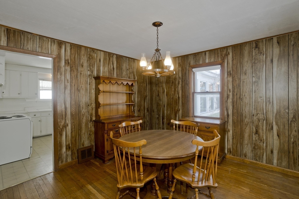 54 Dudley Street Springfield, MA 01129 - Photo 22 of 39