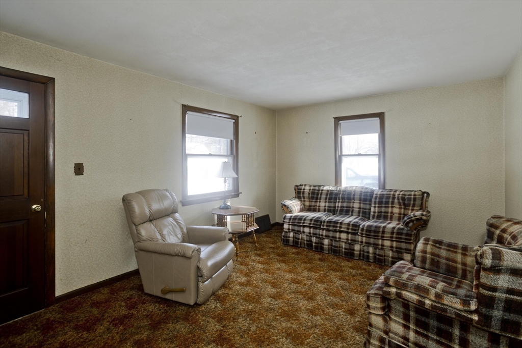 54 Dudley Street Springfield, MA 01129 - Photo 25 of 39