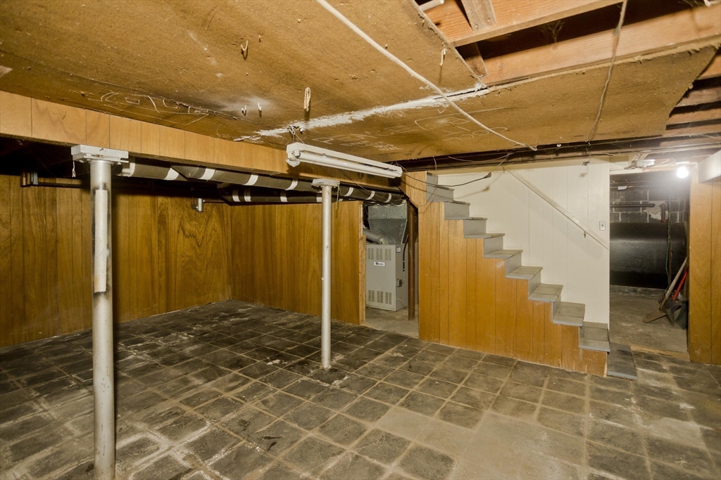 54 Dudley Street Springfield, MA 01129 - Photo 35 of 39