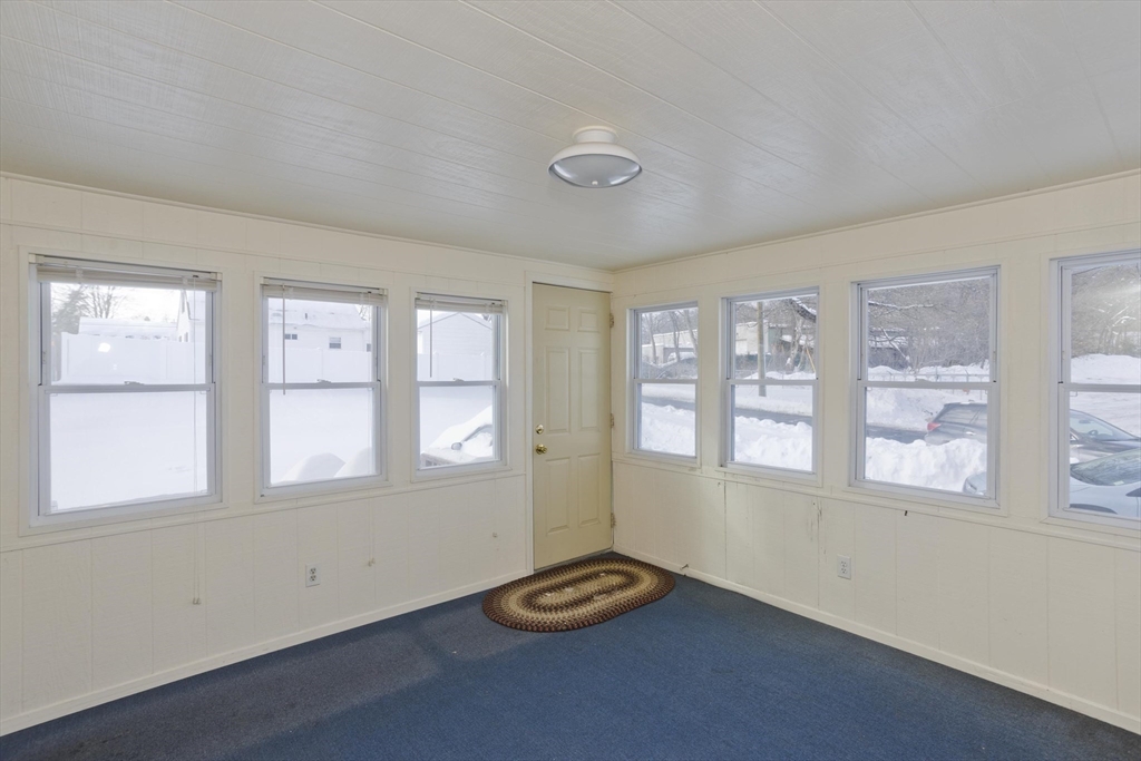 54 Dudley Street Springfield, MA 01129 - Photo 7 of 39