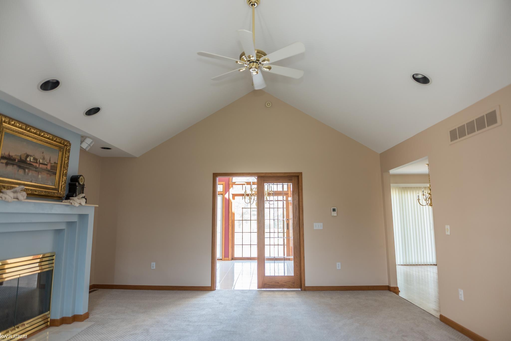 9980 Yale Road Avoca, MI 48006 - Photo 40 of 60 Living Room