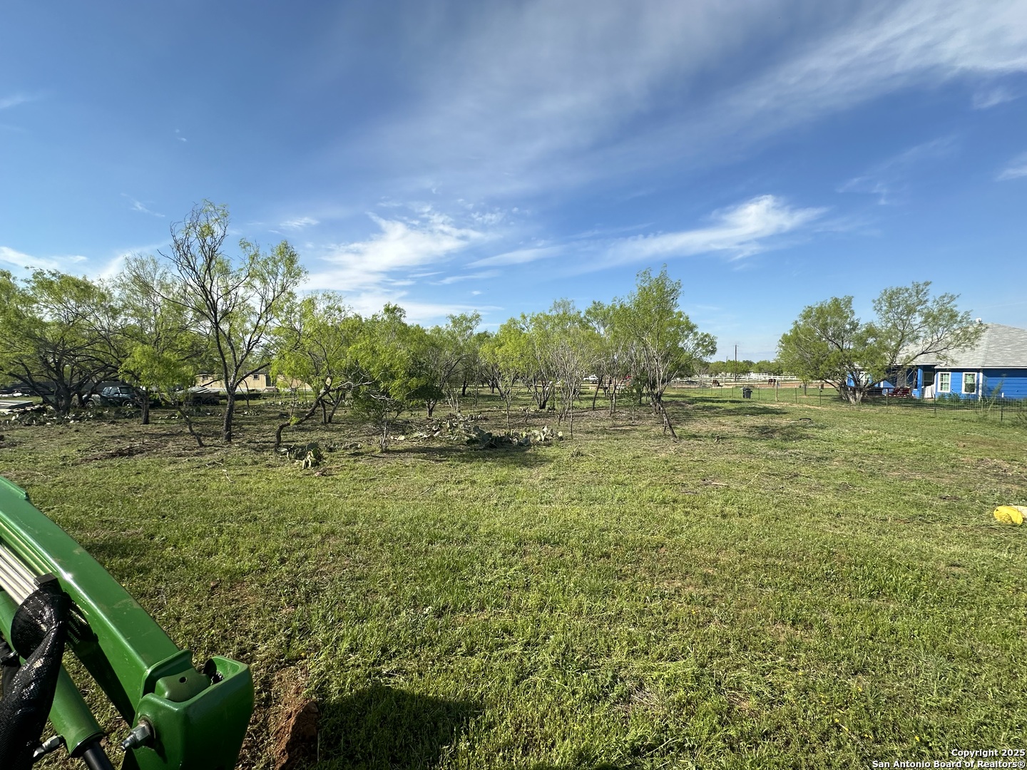 148 County Roads 2667 Devine, TX 78016 - Photo 2 of 6