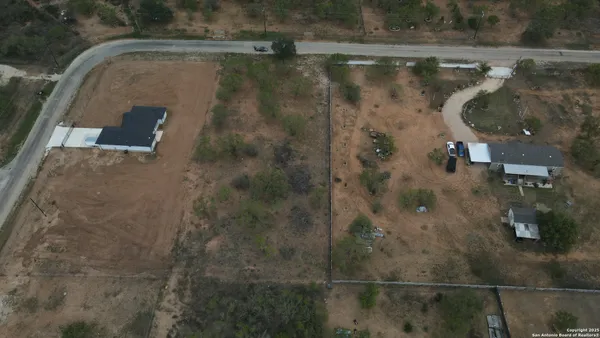 $230,000 | 148 County Roads 2667, Devine, TX 78016