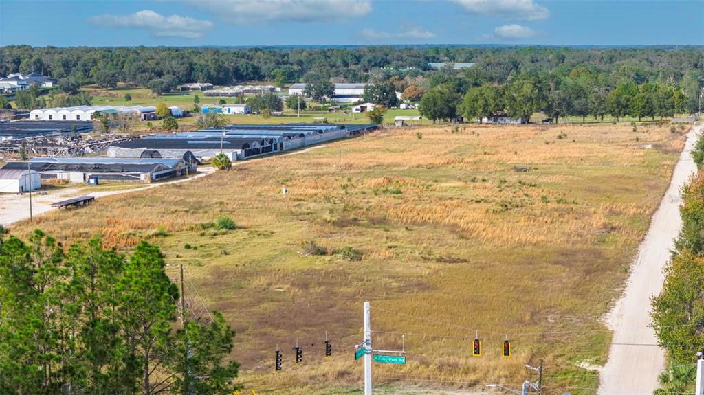 2045 West Kelly Park Road Apopka, FL 32712 - Photo 3 of 16 a view of an ocean with city