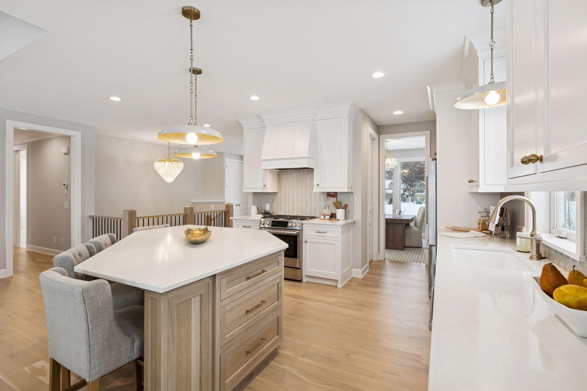 599 Harbor Court Shoreview, MN 55126 - Photo 4 of 61