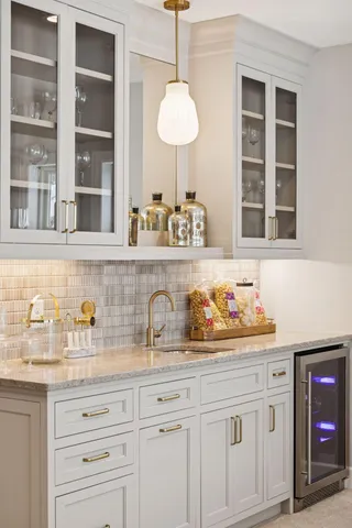 $1,511,309 | 599 Harbor Court, Shoreview, MN 55126