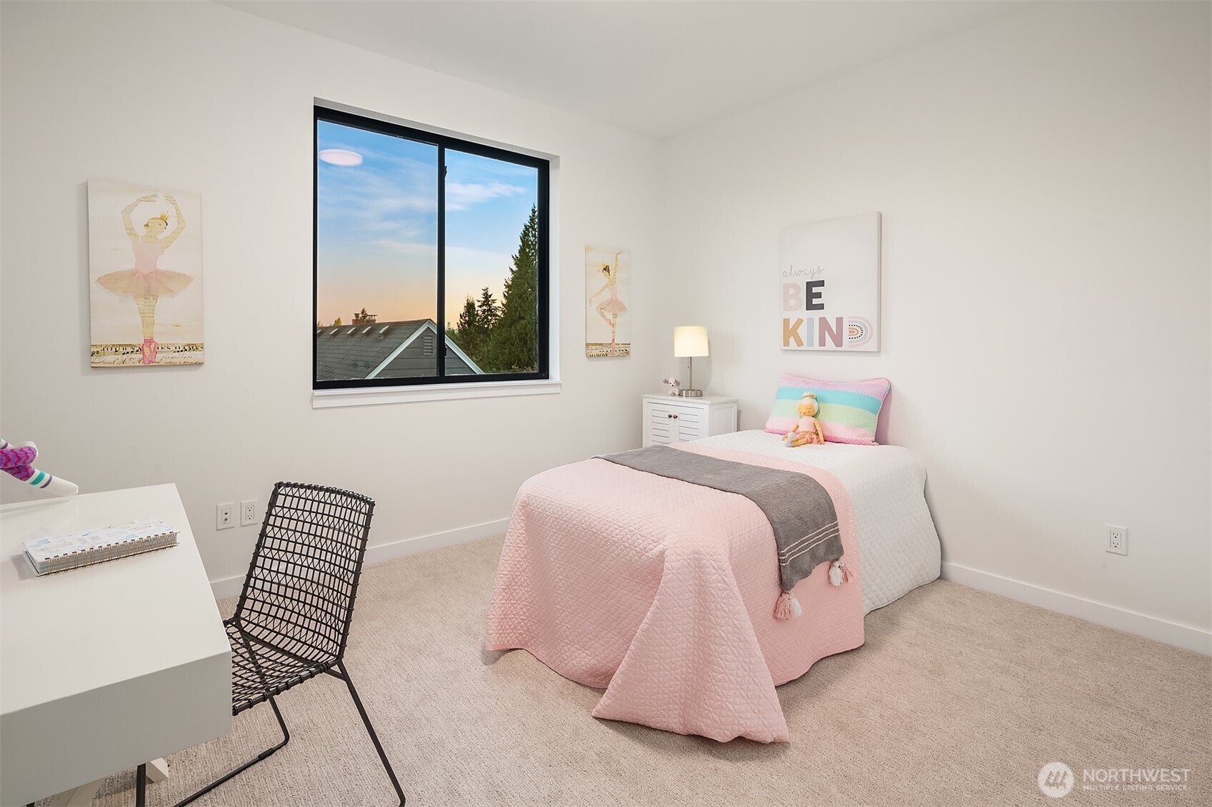 6214 40th Avenue Northeast Seattle, WA 98115 - Photo 20 of 40 a bedroom with a bed and a window