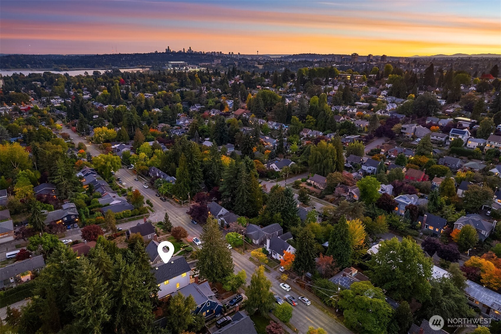 6214 40th Avenue Northeast Seattle, WA 98115 - Photo 40 of 40 a view of city and mountain