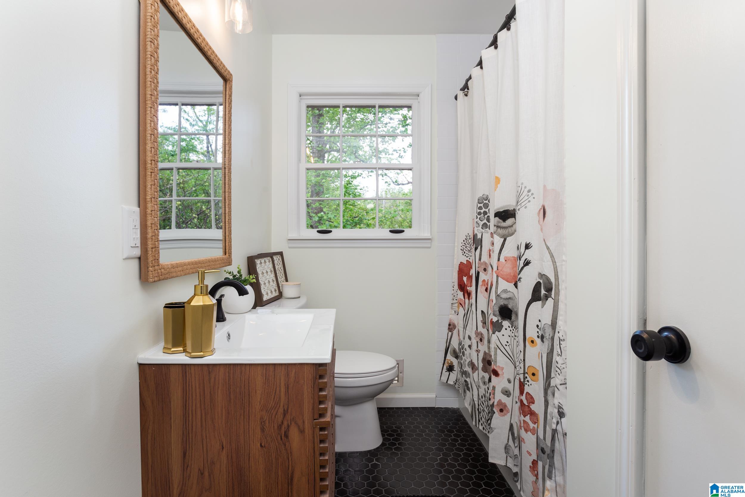 1304 Southhall Road Birmingham, AL 35213 - Photo 15 of 33 Gallery Image 15