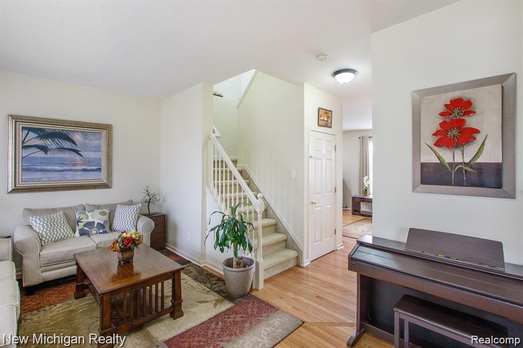 3278 Connors Drive Rochester, MI 48307 - Photo 3 of 35 0N2A5125.jpg