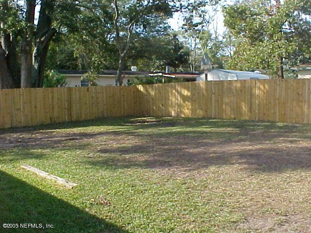 486 Sigsbee Road Orange Park, FL 32073 - Photo 4 of 15 Large yard