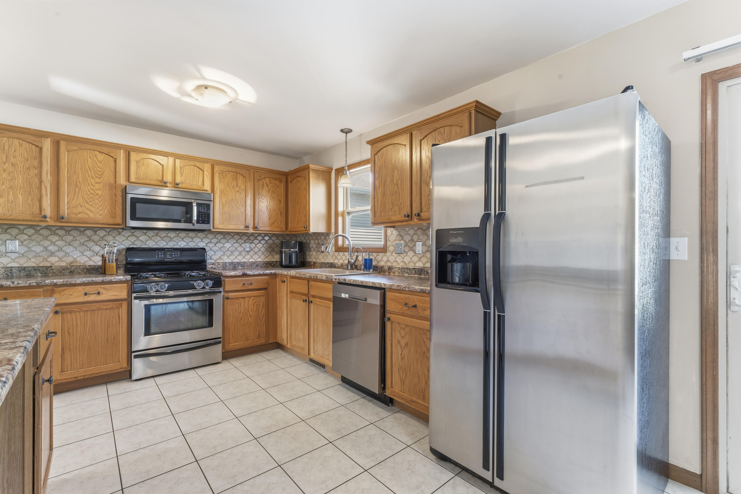 12457 Rush Street Crown Point, IN 46307 - Photo 6 of 34 3000x2000