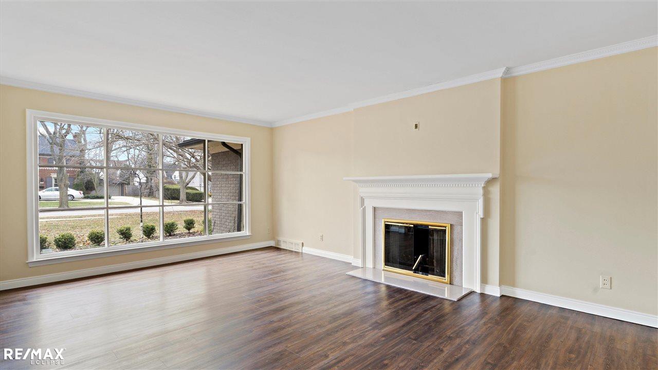 29 Hampton Road Grosse Pointe Shores, MI 48236 - Photo 9 of 35
