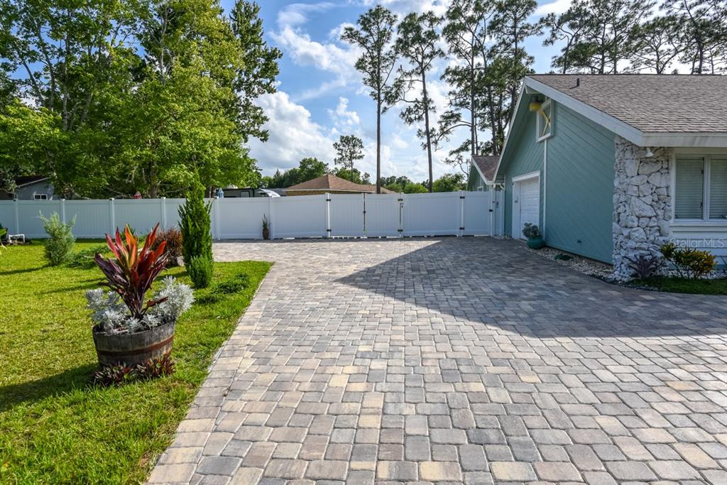213 Riverbend Road Ormond Beach, FL 32174 - Photo 7 of 78