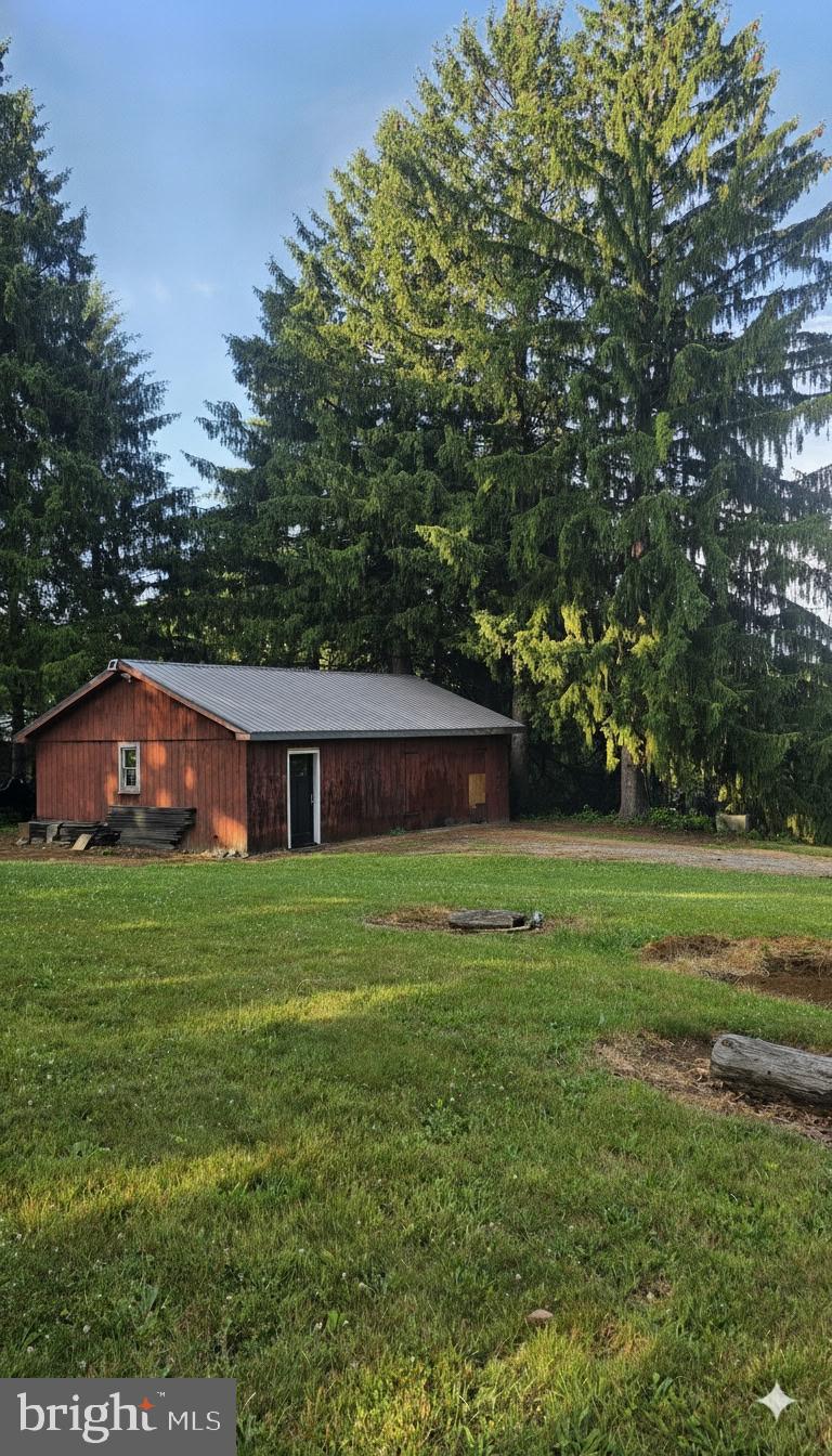 993 Mt Wilson Road Lebanon, PA 17042 - Photo 11 of 26 a view of a big yard with a house