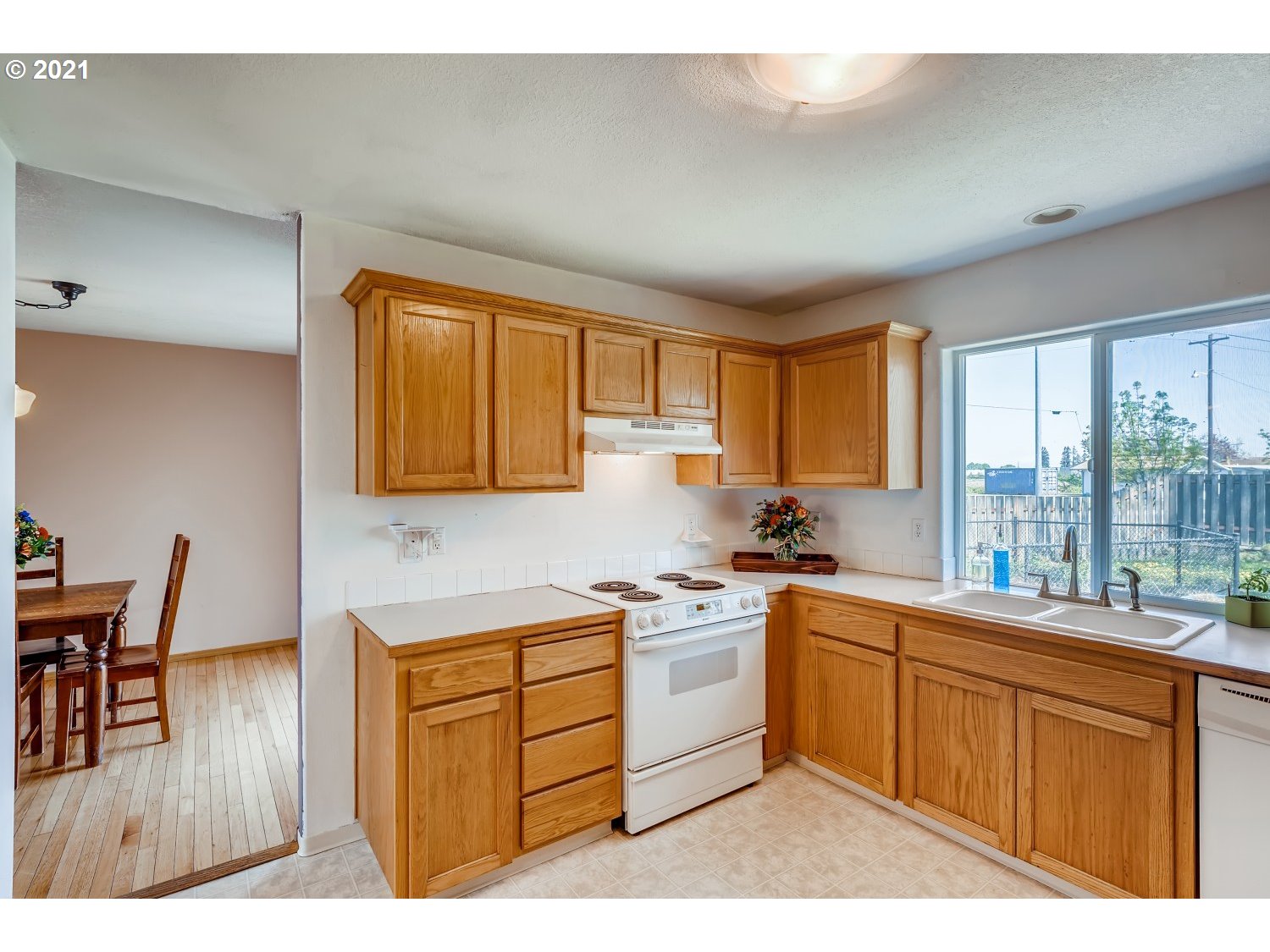 52866 Northeast 2nd Street Scappoose, OR 97056 - Photo 8 of 26