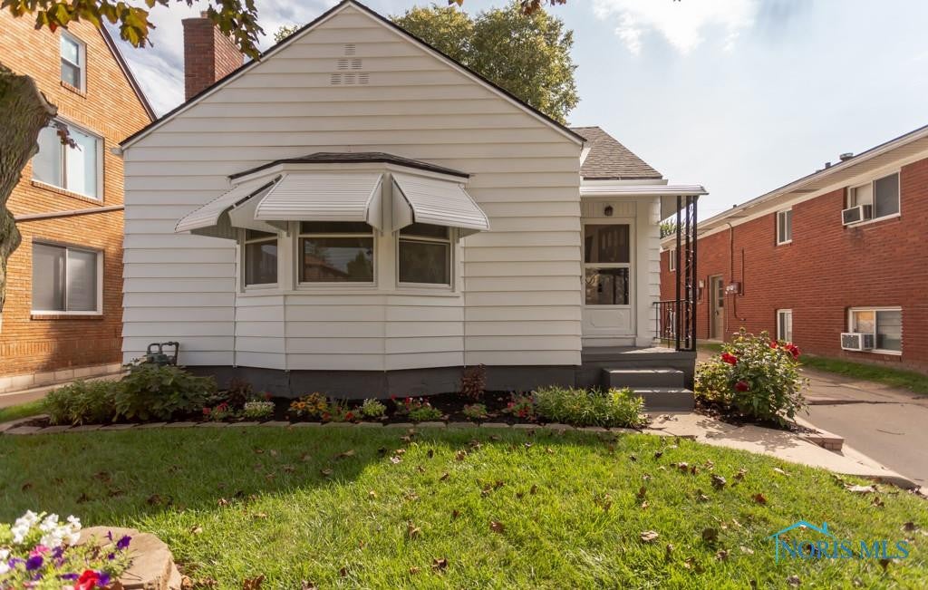 3426 Douglas Road Toledo, OH 43606 - Photo 1 of 37 Gallery Image 1