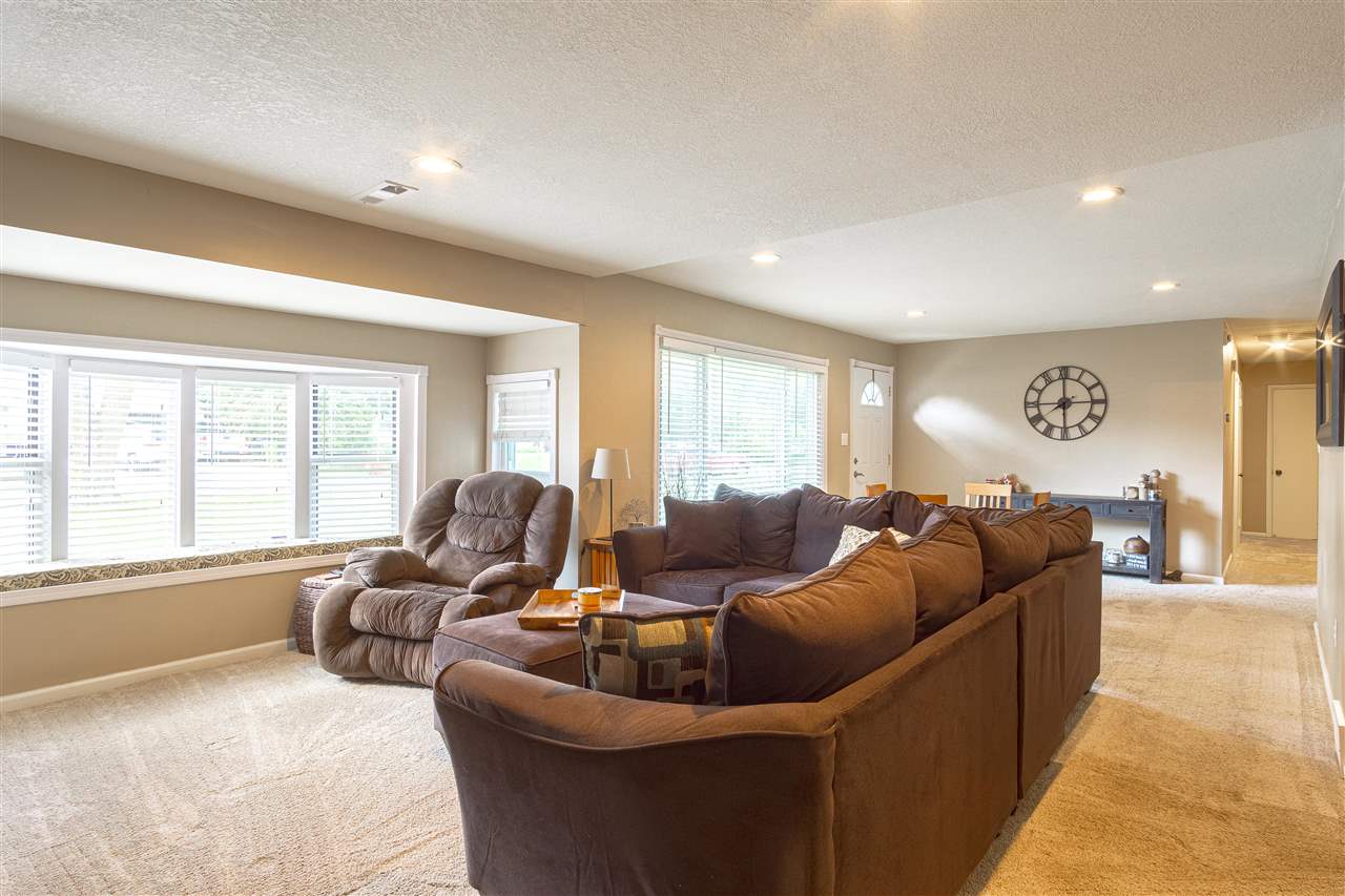 6412 Hermana Road West Bloomfield, MI 48324 - Photo 15 of 34 50077862-14.JPG
