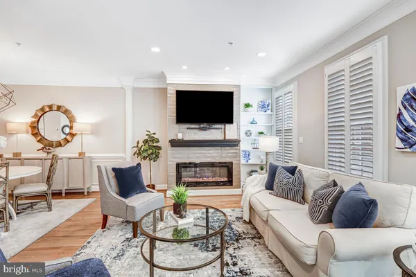 $9,800 | 17 Alexander Street, Alexandria, VA 22314