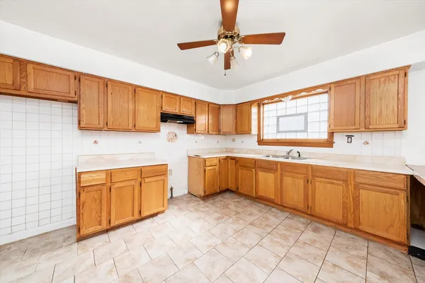 $395,900 | 3556 South Ashland Avenue, Chicago, IL 60609