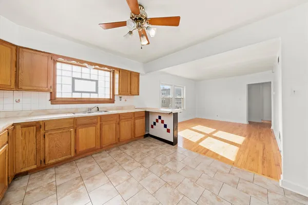 $395,900 | 3556 South Ashland Avenue, Chicago, IL 60609
