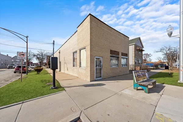 $395,900 | 3556 South Ashland Avenue, Chicago, IL 60609
