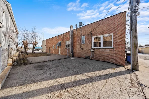 $395,900 | 3556 South Ashland Avenue, Chicago, IL 60609