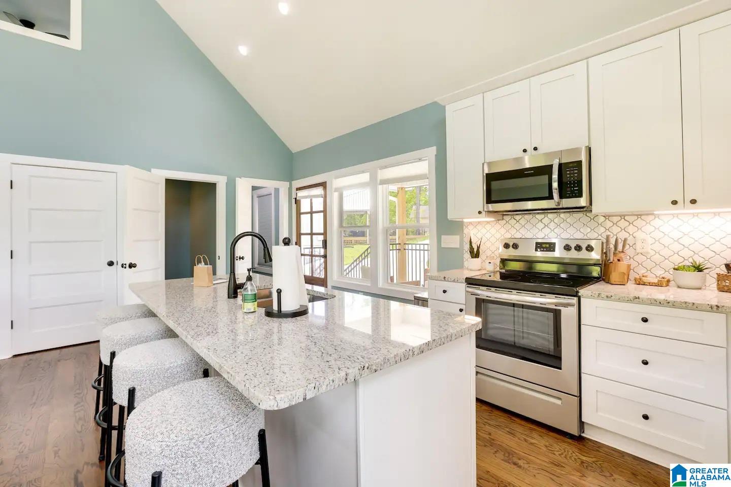 421 Point View Roanoke, AL 36274 - Photo 8 of 45